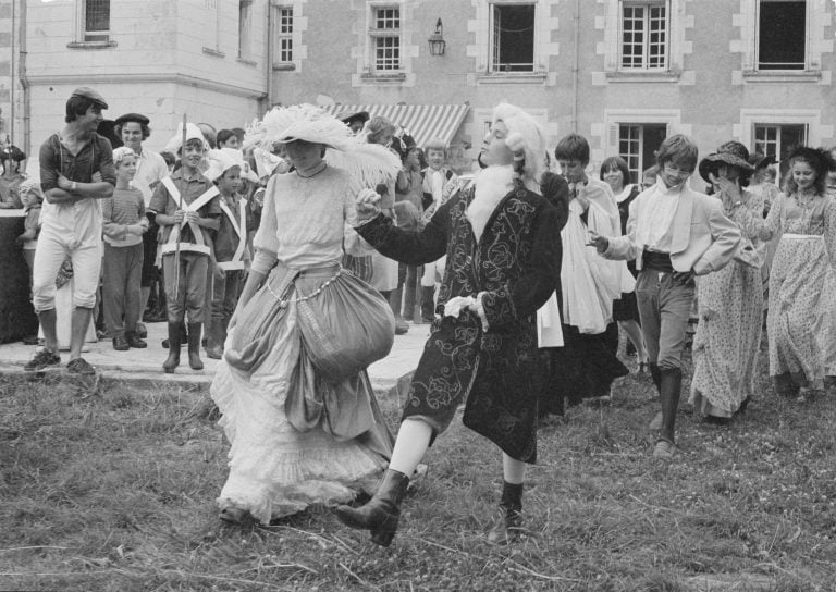 Fêter le 14 juillet 1979 dans un centre de vacances en Touraine de la Caisse Centrale d’Actions Sociales Enfants de 5 ans et demi à 12 ans.